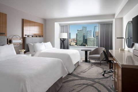 Queen/Queen Guest Room - City View