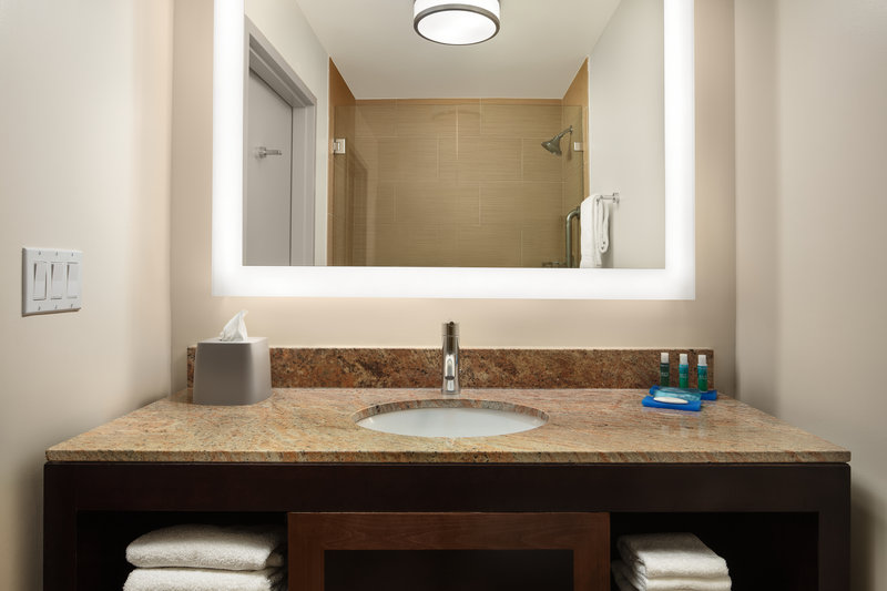 HOLIDAY INN EXP STES BELMONT