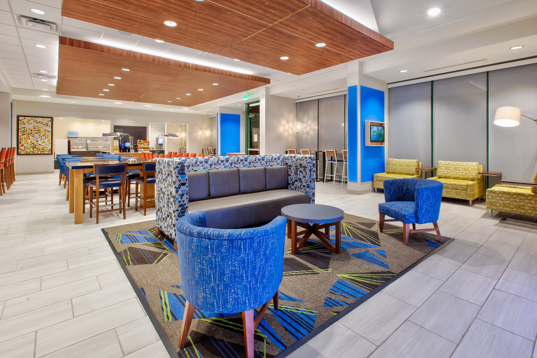 Relax in our welcoming lobby and enjoy free Wi-Fi.