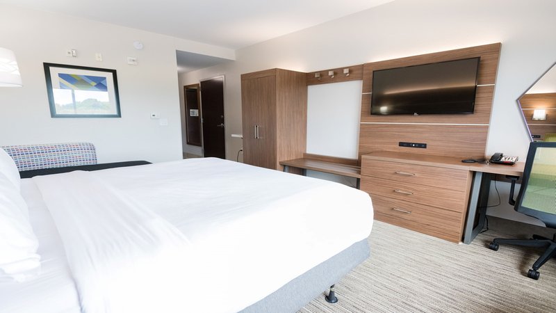 Holiday Inn Express and Suites Lexington NW-The Vineyard