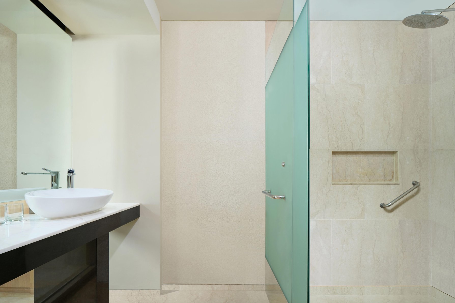Four Points by Sheraton Bali, Ungasan Room Type - Larger Guest room, 2 Twin/Single Bed(s), Pool access Four Points by Sheraton Bali, Ungasan Room Type - Larger Guest room, 2 Twin/Single Bed(s), Pool access