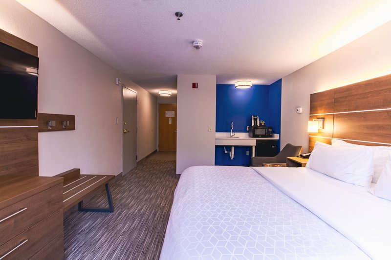 Holiday Inn Express and Suites Lincoln East – White Mountains