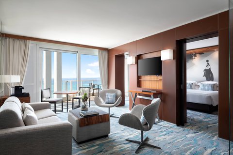 Luxury Suite - Sea Front