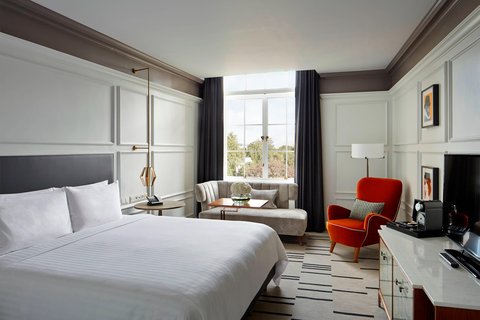 King Deluxe Guest Room