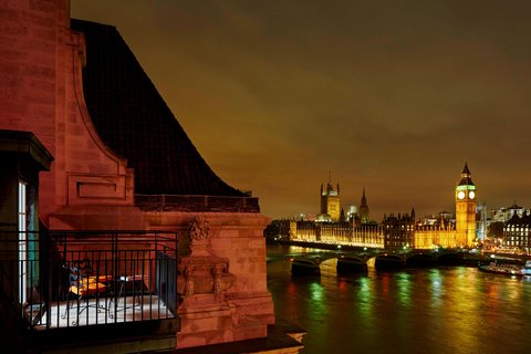 Balcony Suite - Big Ben View