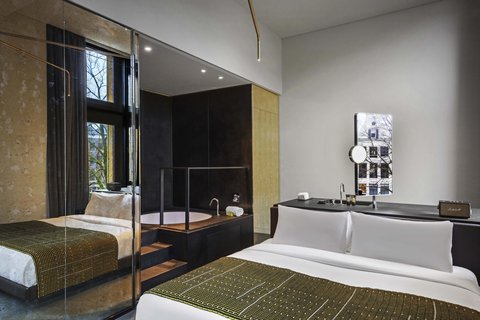 Sublime Bank King Guest Room