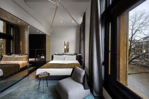 Sublime Bank King Guest Room