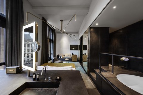 Sublime Bank King Guest Room
