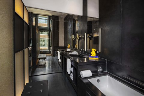 Sublime Bank King Guest Room