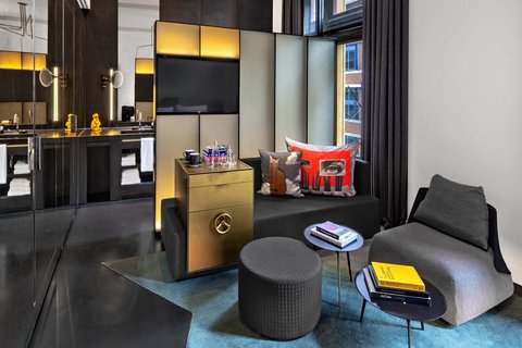 Sublime Bank King Guest Room