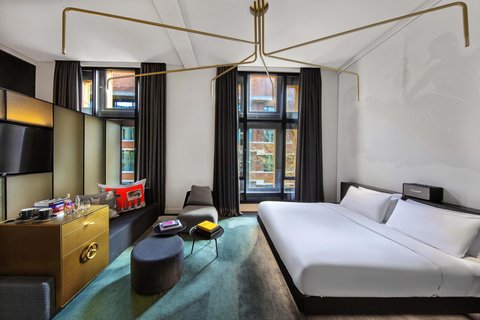 Sublime Bank King Guest Room