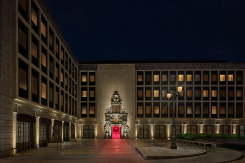 Plaza de las Descalzas Exterior View