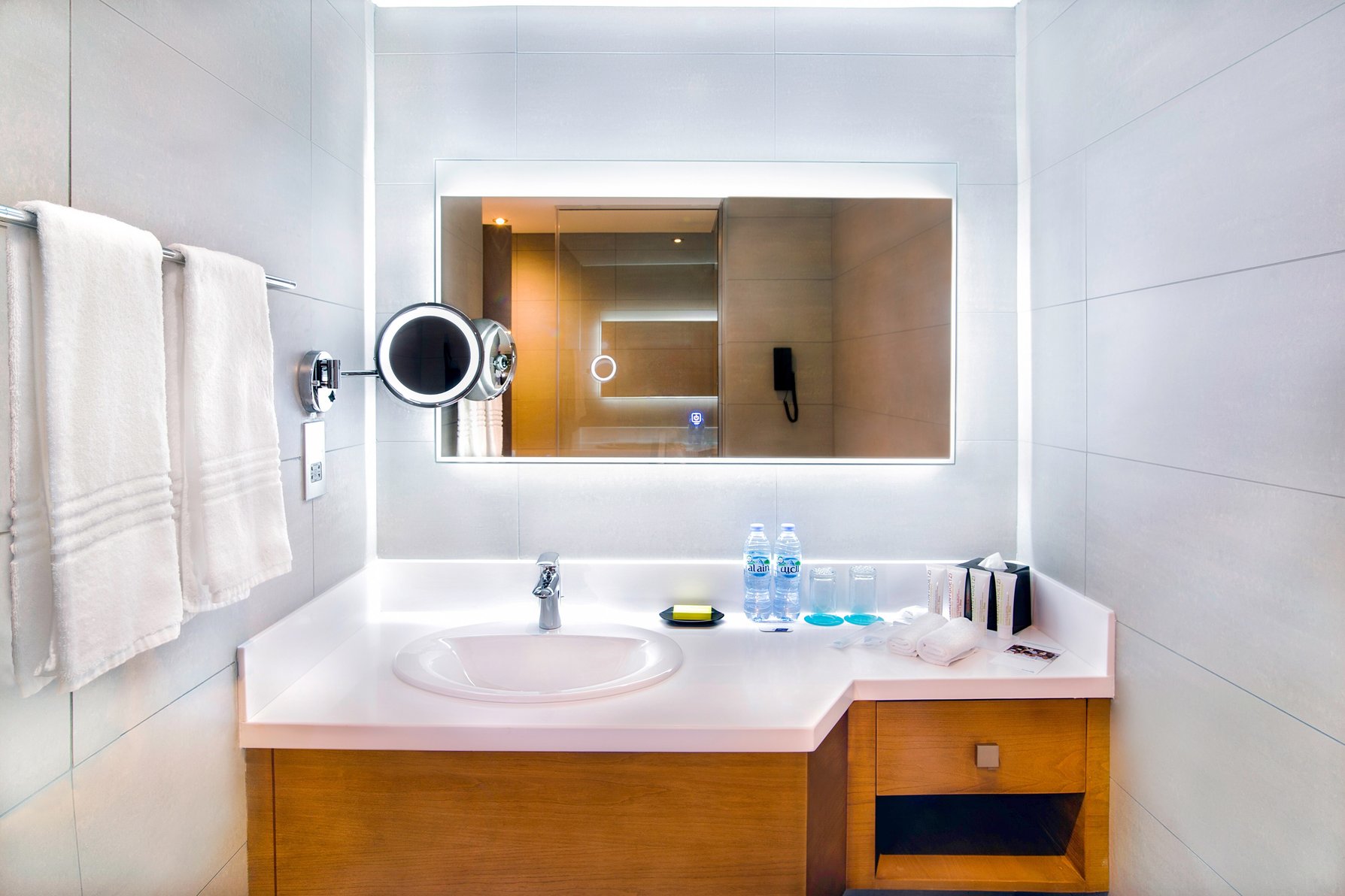 Le Meridien Abu Dhabi Resort Room Type - Club Room, Club lounge access, Club Guest room, 1 King, City view