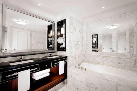 Junior Suite - Bathroom