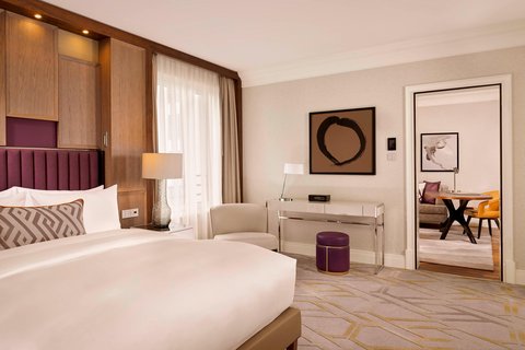 Deluxe Suite - Bedroom