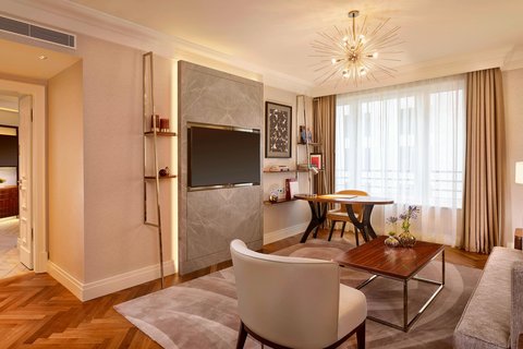 Deluxe Suite - Living Area
