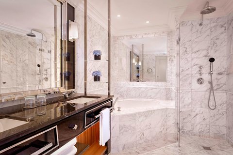 Baño de la suite Deluxe - Bañera y ducha independientes