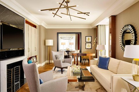 Carlton Club Suite - Living Area
