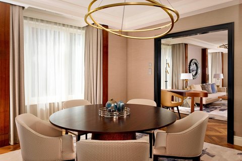 Carlton Club Suite - Dining Area