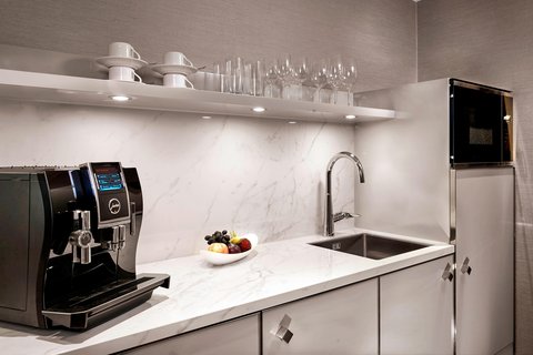 Carlton Club Suite - Kitchenette