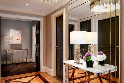 The Ritz-Carlton Suite - Entrance