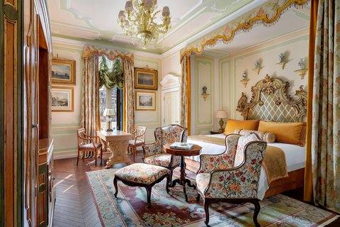 Hemingway Presidential Suite - Bedroom