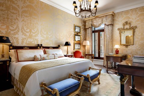 King La Fenice Heritage Suite