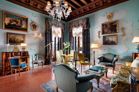 The Punta Della Dogana Patron Grand Canal Suite