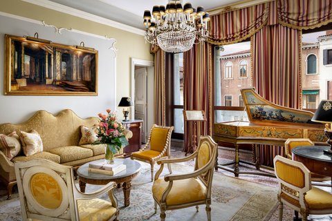 La Fenice Heritage Suite