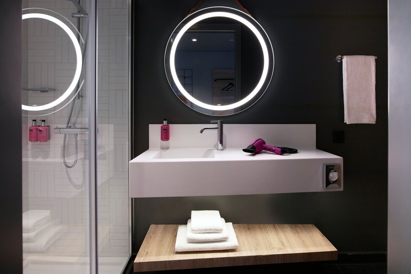Center Stage Bathrroom