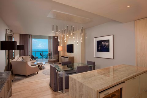 Imperial Suite - Living/Dining Room