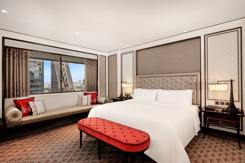 King Athenee Suite