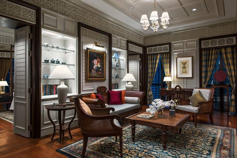 Vimarn Siam Royal Theme Suite Living Room