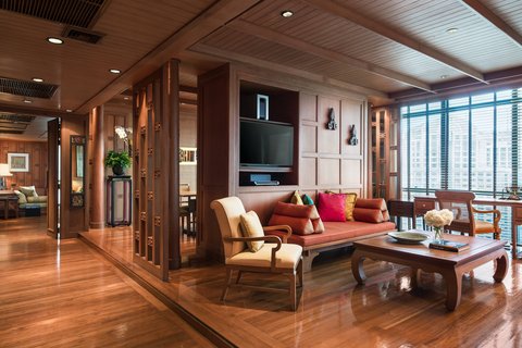 Ruern Thai Royal Theme Suite Living Room