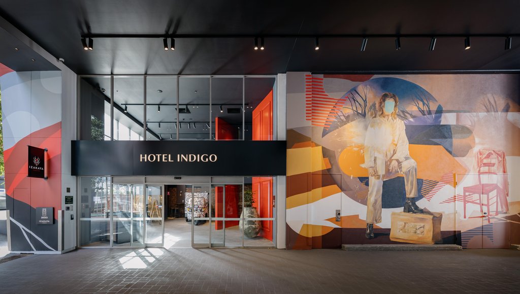 Entrance to Hotel Indigo Brisbane City Centre