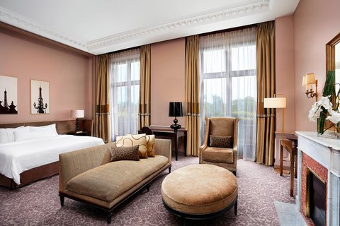 Royale Suite - Bedroom