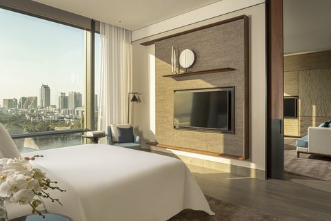 19. BPY Four Seasons Executive Suite - Bedroom