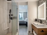 1 King 1 Bdrm Oversized Suite Balcony