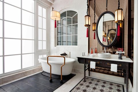 Guest Bathroom – Shower/Tub