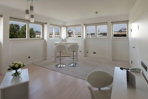 Suite Executive City View