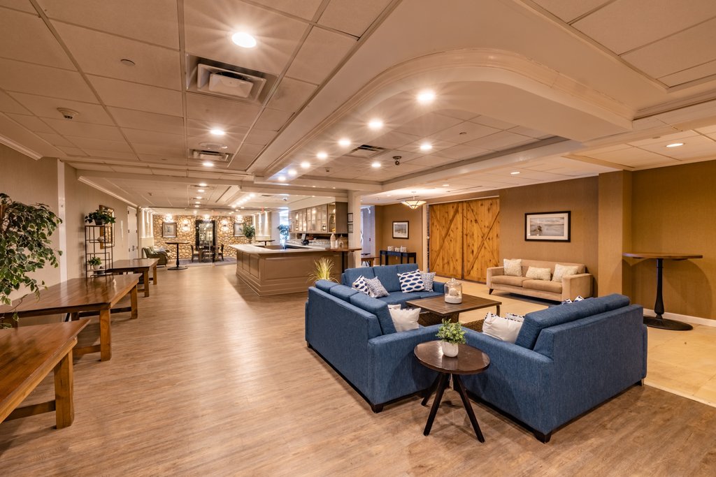 Lobby Lounge and Bar