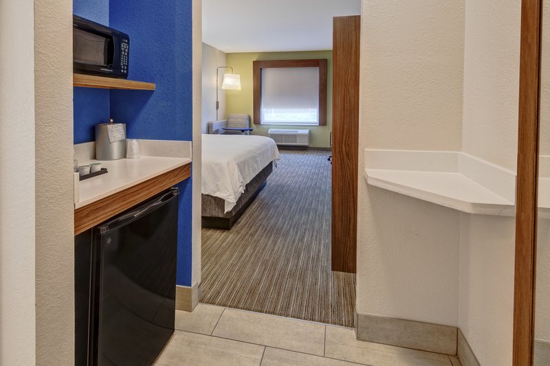 HOLIDAY INN EXP STES CLARKSVIL