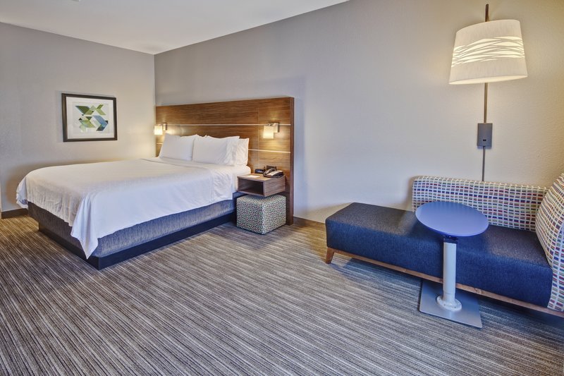 HOLIDAY INN EXP STES CLARKSVIL