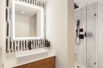 1 King 1 Bdrm Oversized Suite Balcony