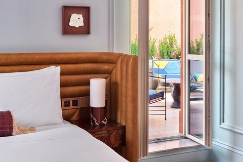 Mega Suite - Details