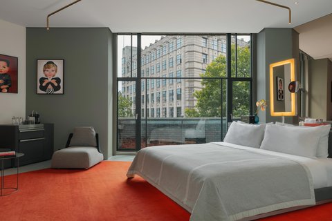 King Cool Corner Suite Exchange
