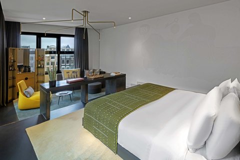WOW Bank Suite