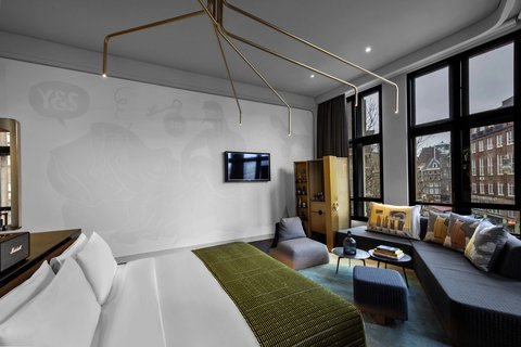 Studio Bank Suite