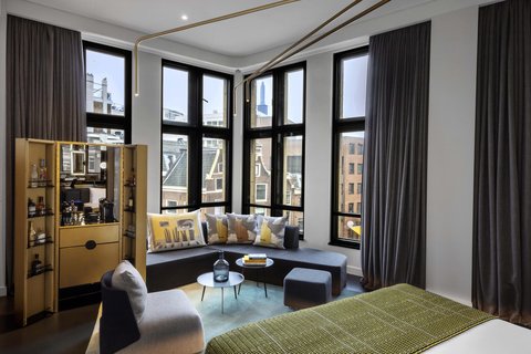 Studio Bank Suite
