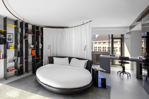 WOW Exchange One-Bedroom Studio Suite